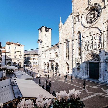 La Finestra Sul Duomo - The House Of Travelers Apartment Como Bagian luar foto