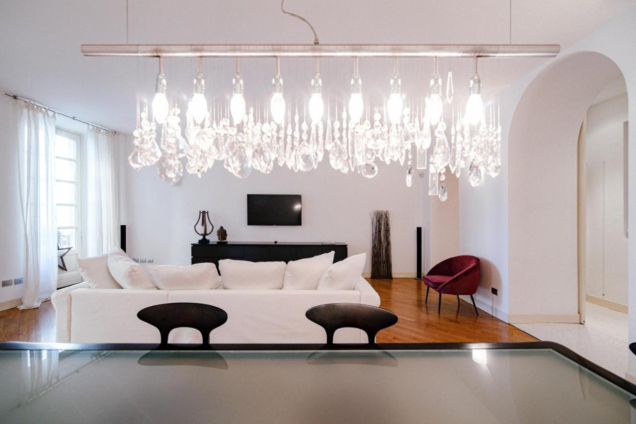 La Finestra Sul Duomo - The House Of Travelers Apartment Como Bagian luar foto