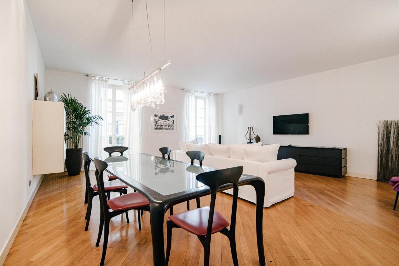 La Finestra Sul Duomo - The House Of Travelers Apartment Como Bagian luar foto