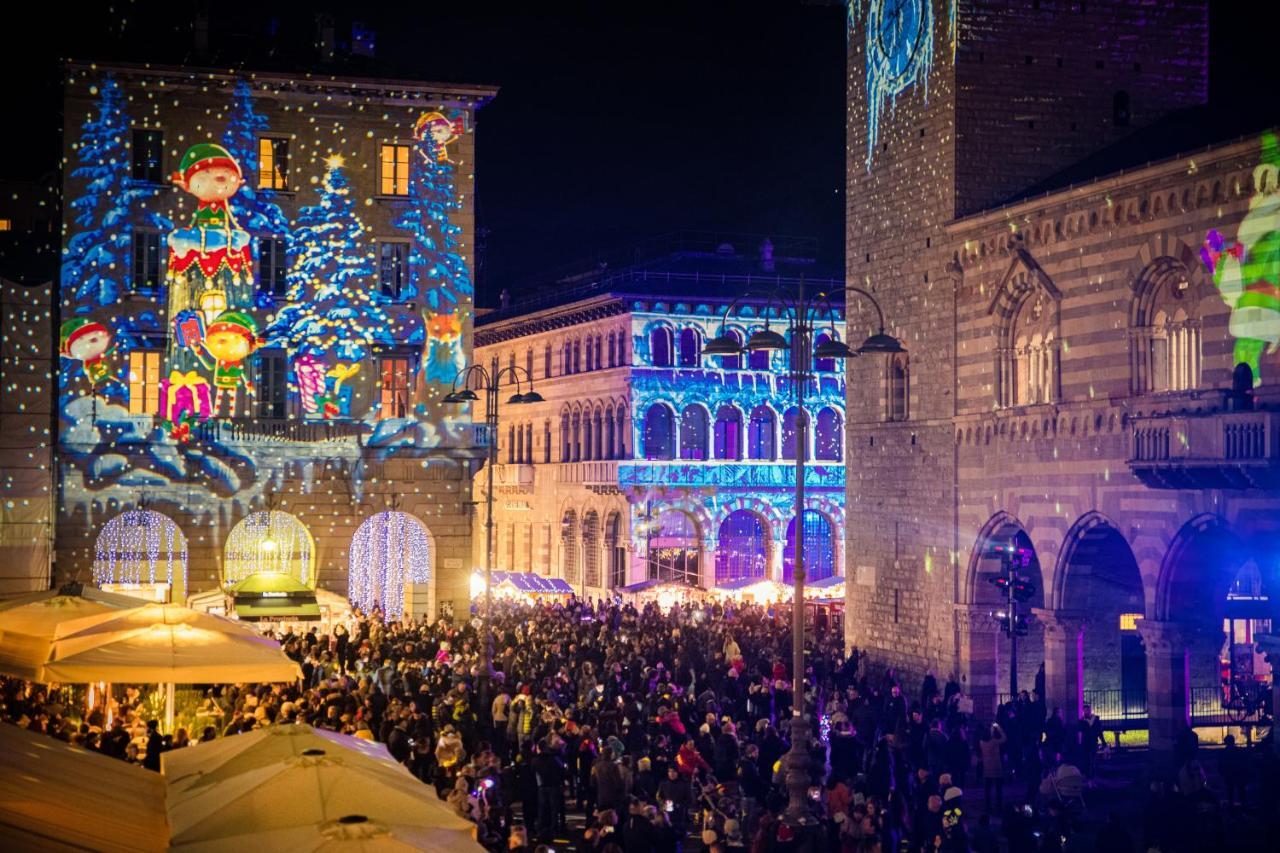 La Finestra Sul Duomo - The House Of Travelers Apartment Como Bagian luar foto