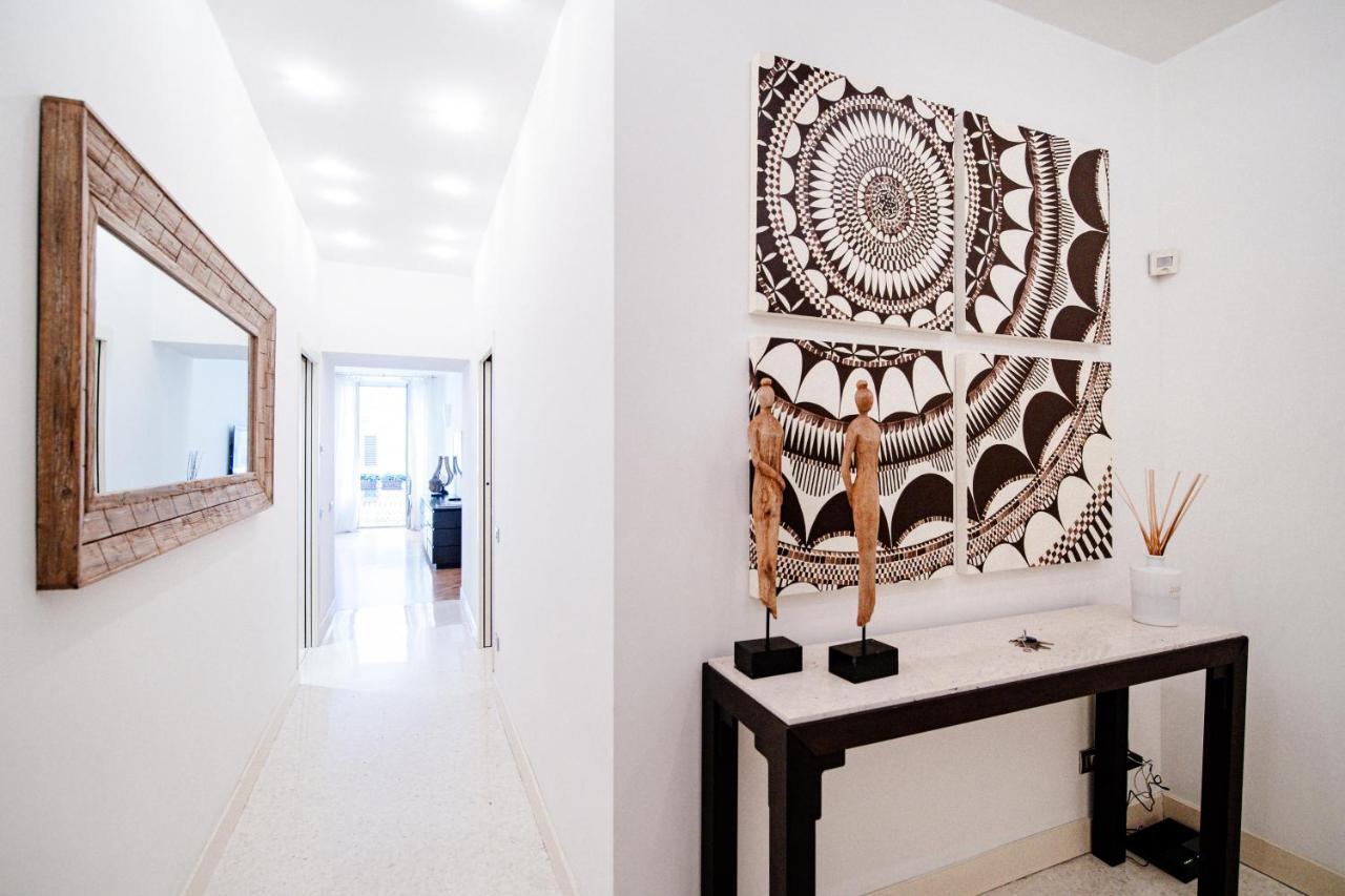 La Finestra Sul Duomo - The House Of Travelers Apartment Como Bagian luar foto