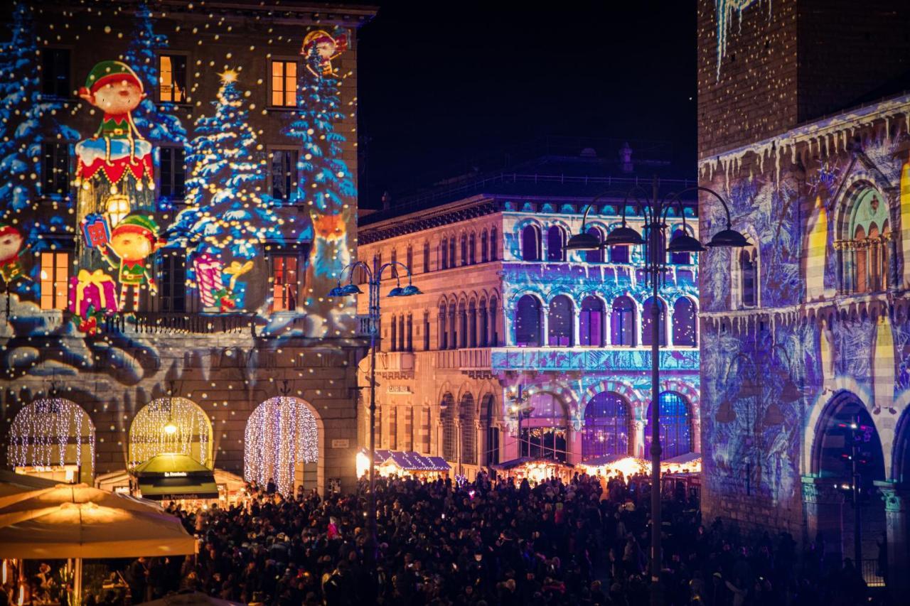 La Finestra Sul Duomo - The House Of Travelers Apartment Como Bagian luar foto