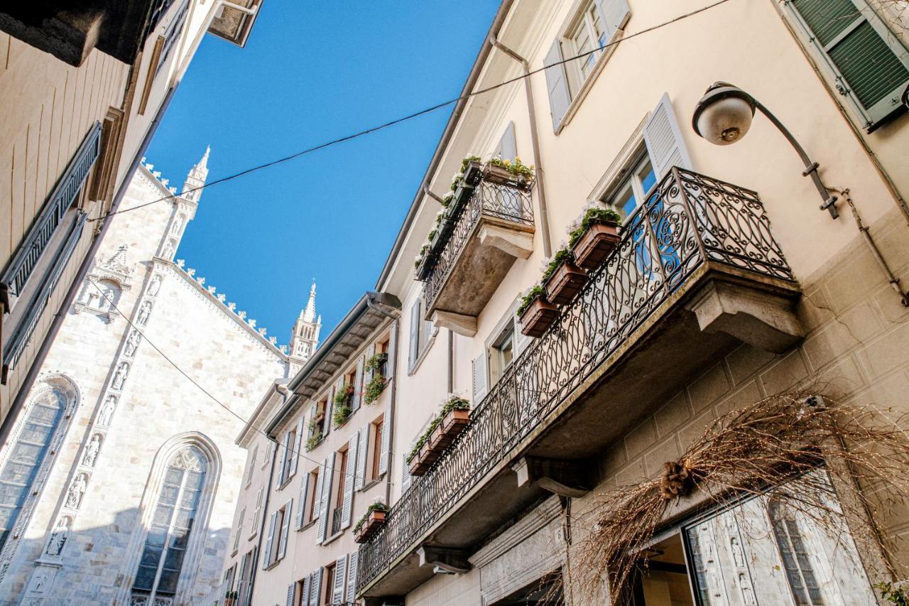 La Finestra Sul Duomo - The House Of Travelers Apartment Como Bagian luar foto