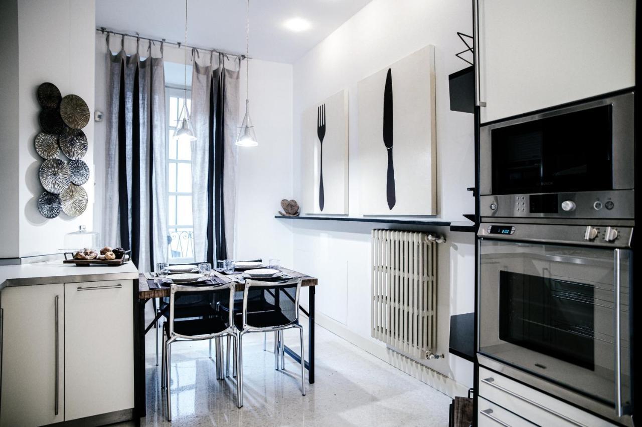 La Finestra Sul Duomo - The House Of Travelers Apartment Como Bagian luar foto