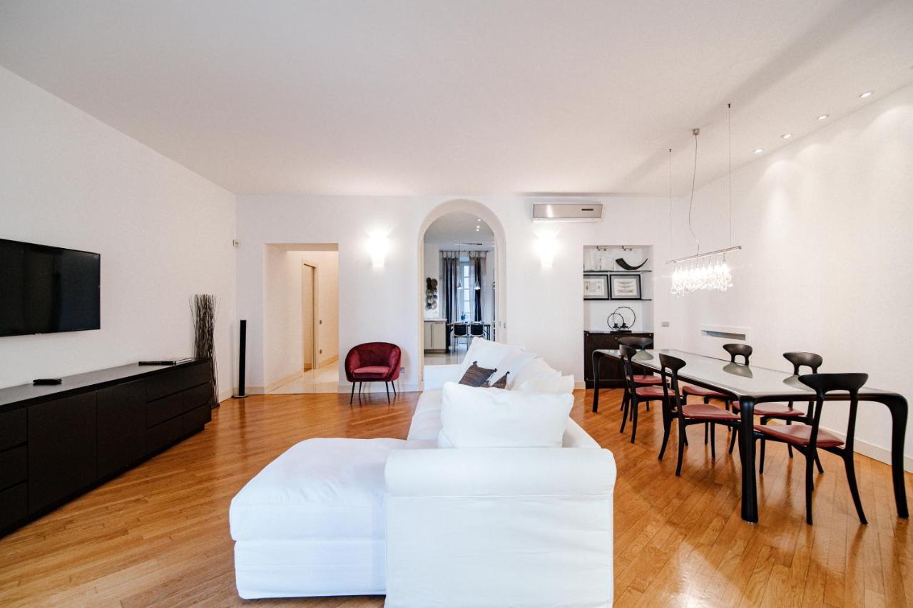 La Finestra Sul Duomo - The House Of Travelers Apartment Como Bagian luar foto