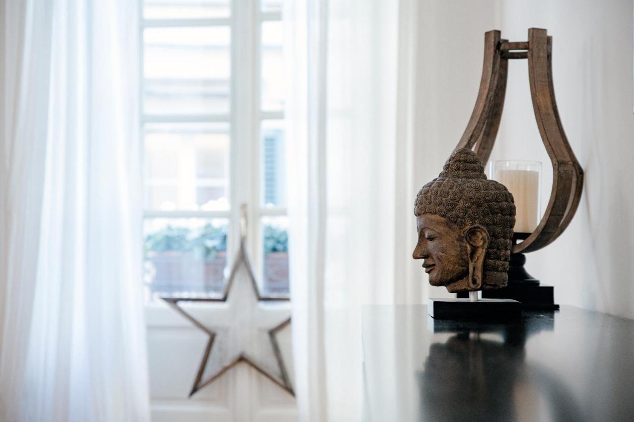 La Finestra Sul Duomo - The House Of Travelers Apartment Como Bagian luar foto